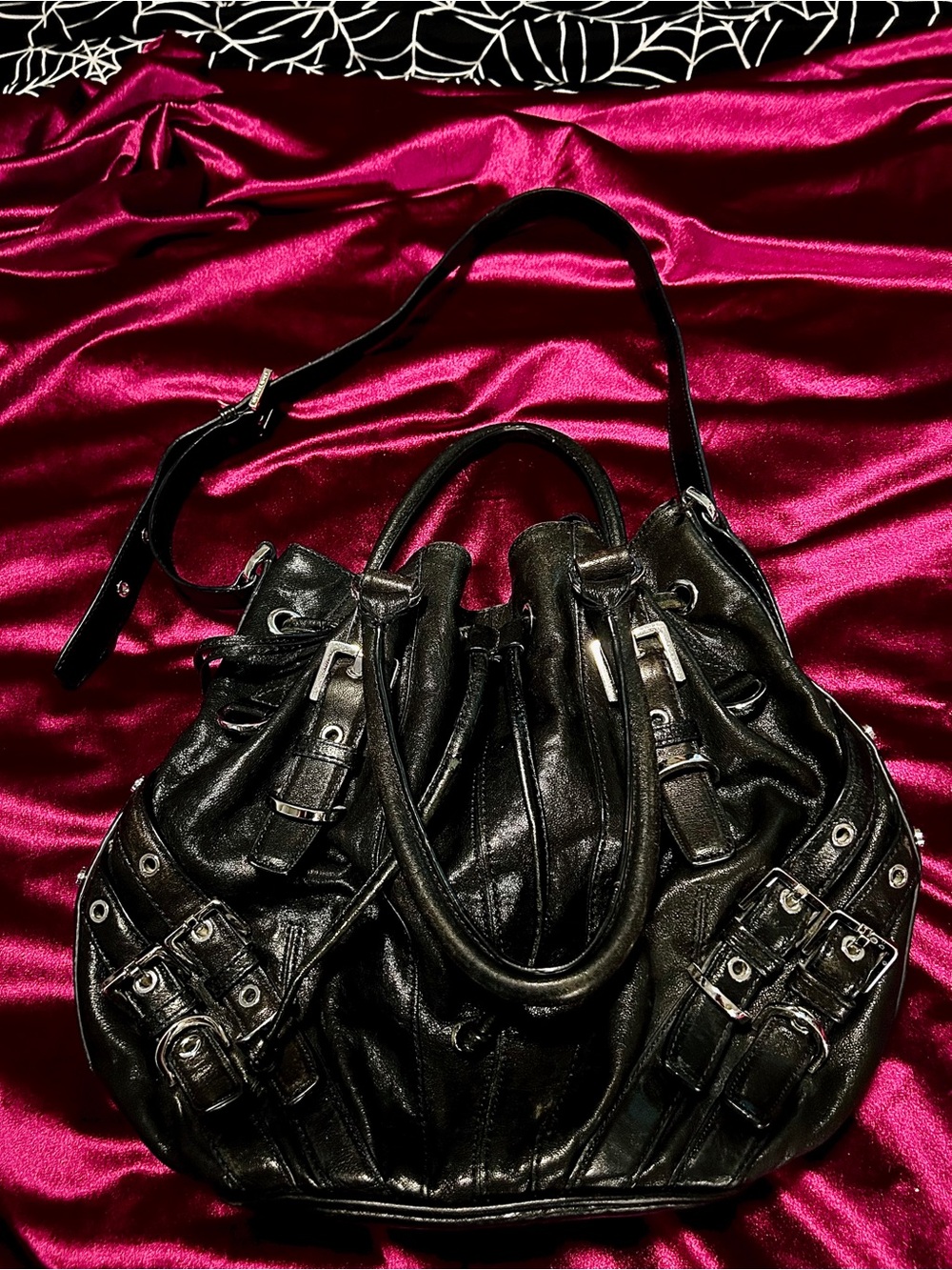 Michael Kors Milo Black Distressed Leather Bucket Bag Satchel Vintage Y2K - Picture 2 of 8